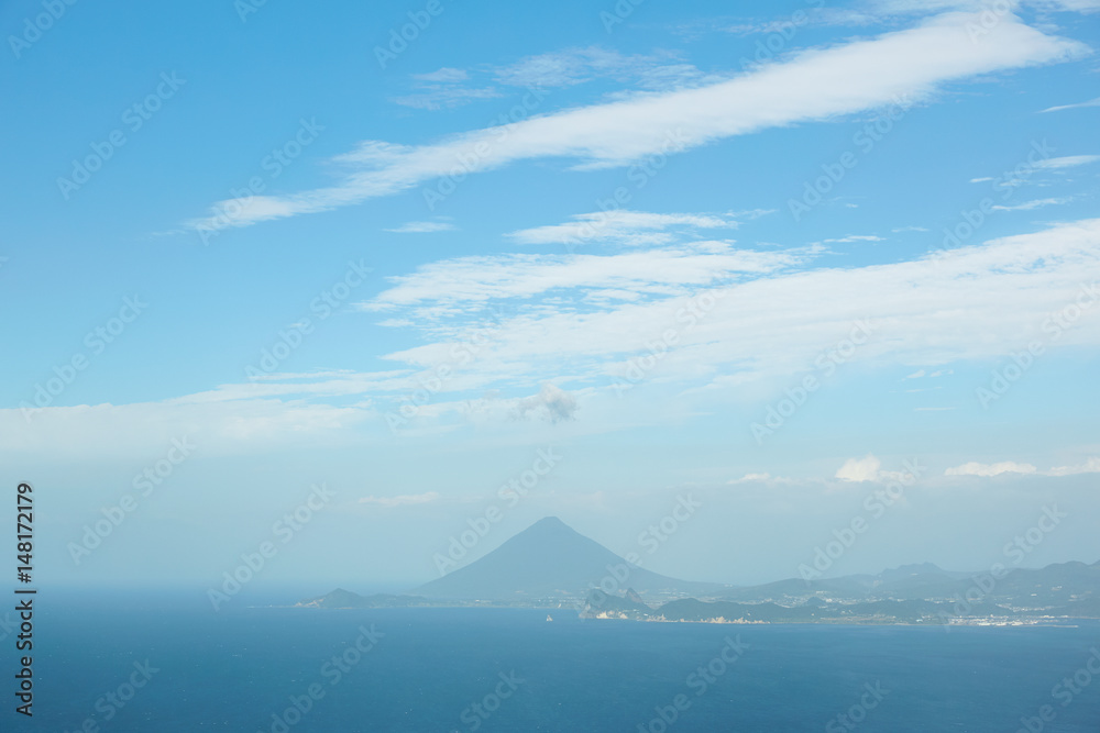 佐多岬から見る開聞岳と薩摩半島