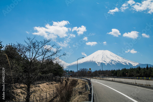 Mountain fuji and Lake ,the most famous place in Japan to traveling.