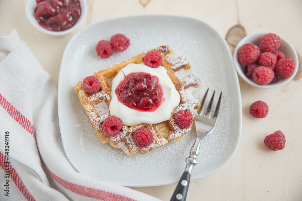 Waffeln mit Beeren Waffeln mit Beeren