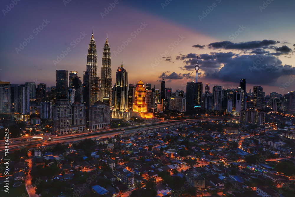 Fototapeta premium Top view of Kuala Lumper skyline at twilight