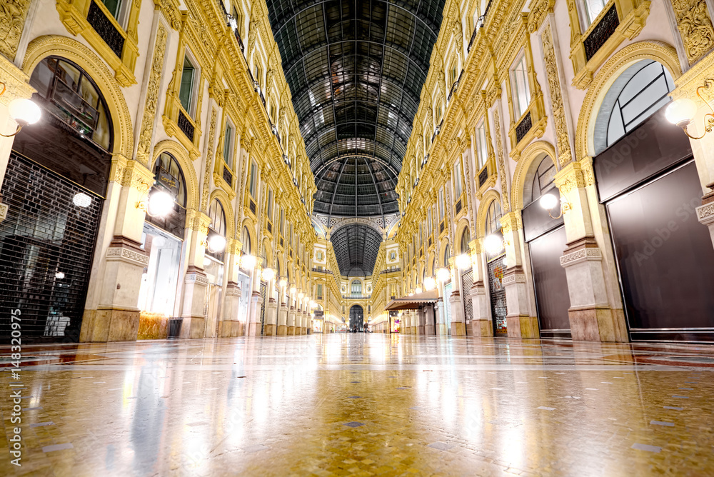 Night of Galleria Vittorio Emanuele II in Milan (wide angle)