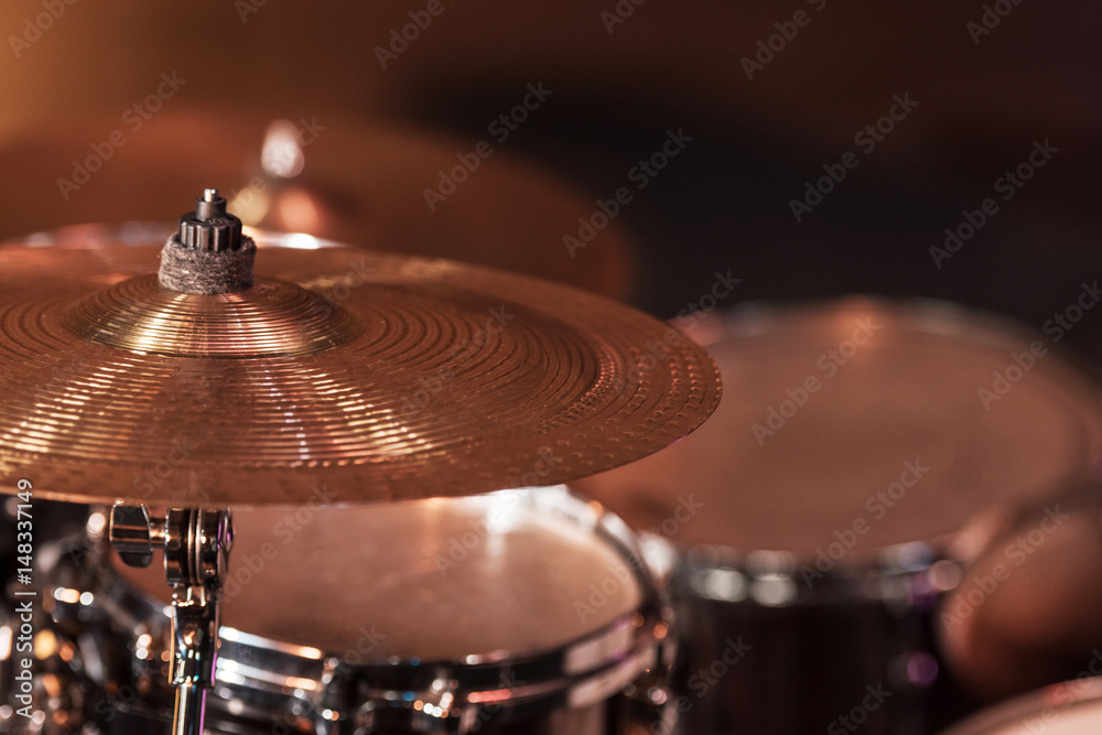 Obraz premium Close-up view of drums set for hard rock concert on stage