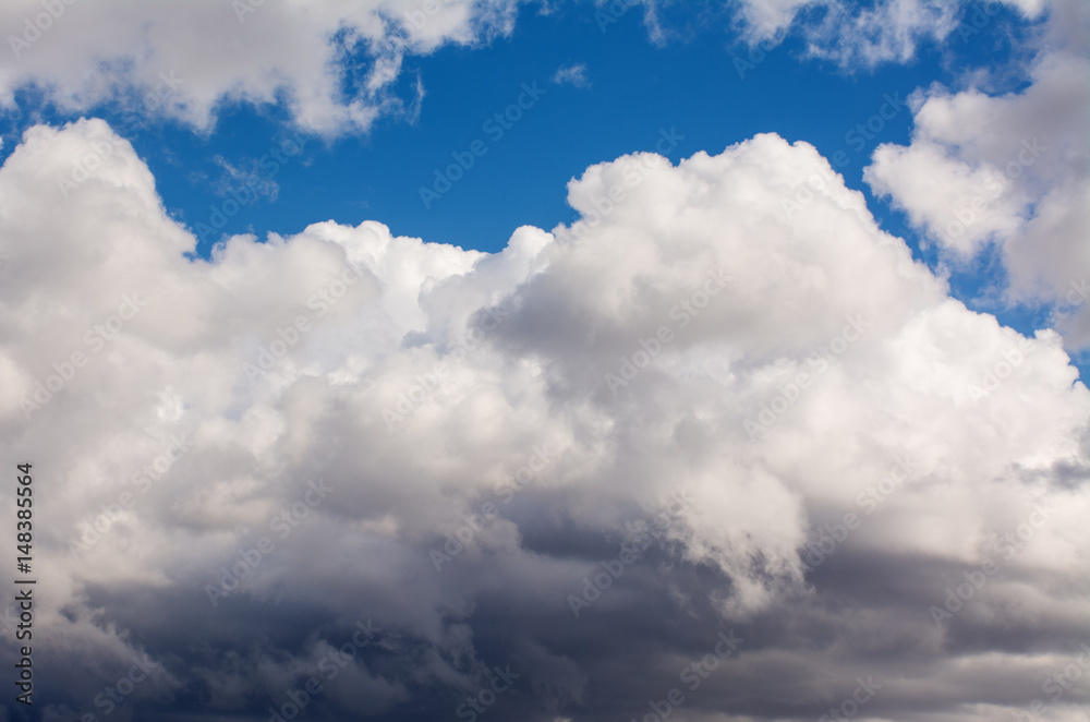 Obraz premium Partly cloudy