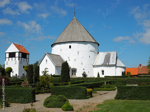 Obraz na płótnie Die Rundkirche von Nylars auf Bornholm w salonie