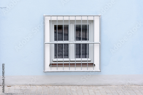Kellerfenster mit Einbruchsicherung