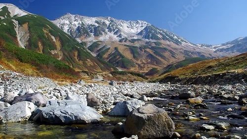 立山と雷鳥沢の清流