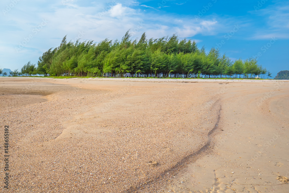 Beautiful Sea and Sky at Krabi Province, South of Thailand
Beautiful Sea and Sky at Krabi Province, South of Thailand