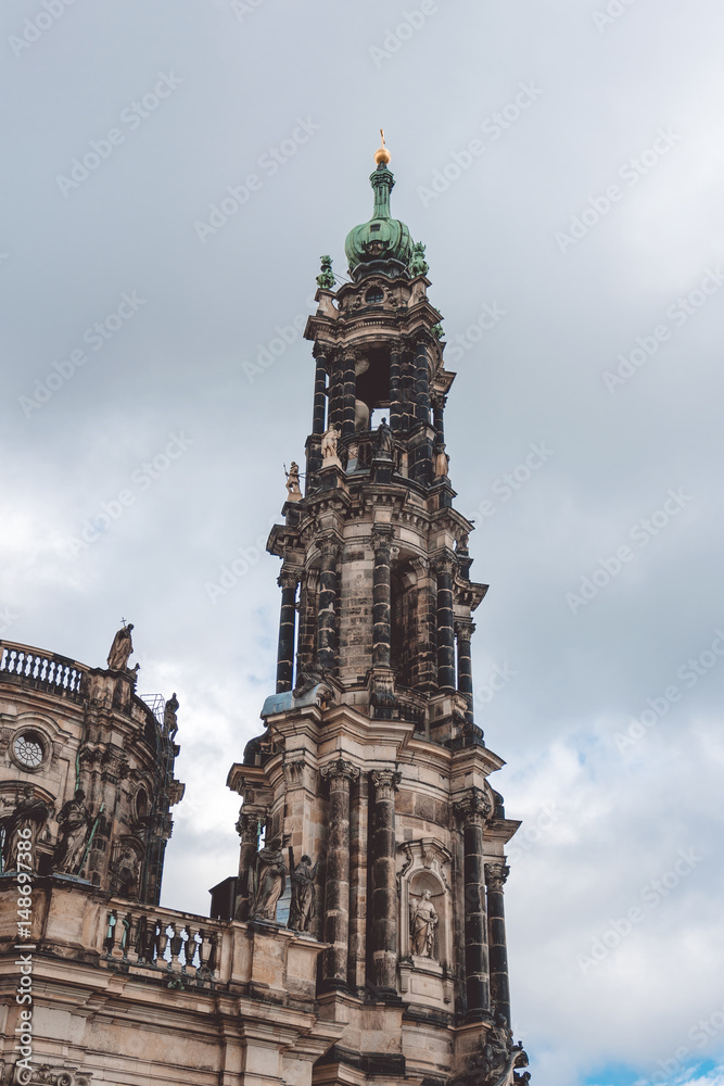 Старинная колокольная башня. Город Дрезден, столица Саксонии