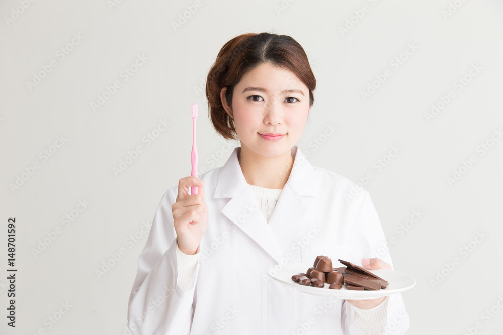 女性医師・白バック 女性医師・白バック