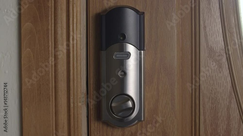 Smart Lock Gadget Automatically Locking Itself