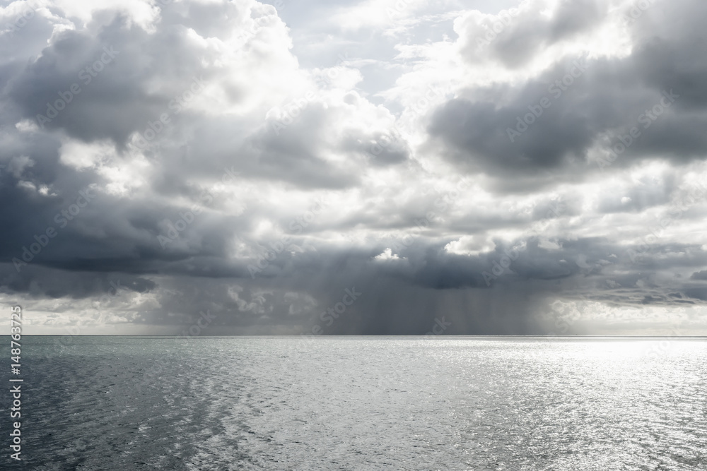 Obraz premium Stormy clouds at sea.
