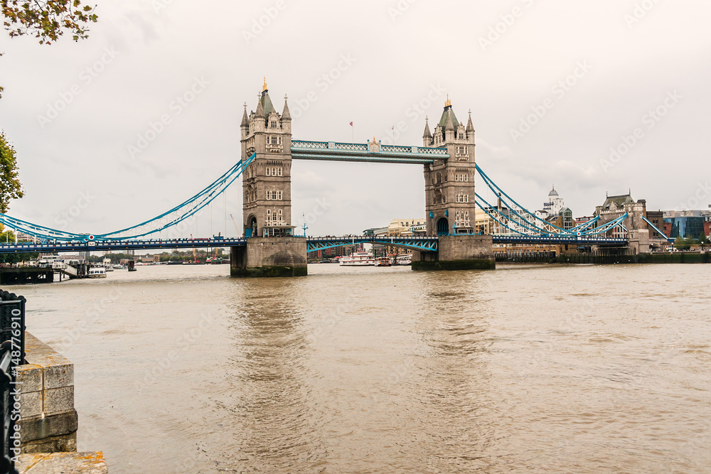 Obraz premium View of Tower Bridge end Thames River at Sunset. London, UK.