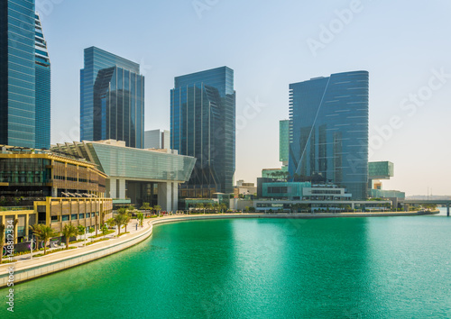 Canvastavla Al Maryah island in Abu Dhabi is being dominated by several skyscrapers containing the Four seasons hotel or the Galleria mall