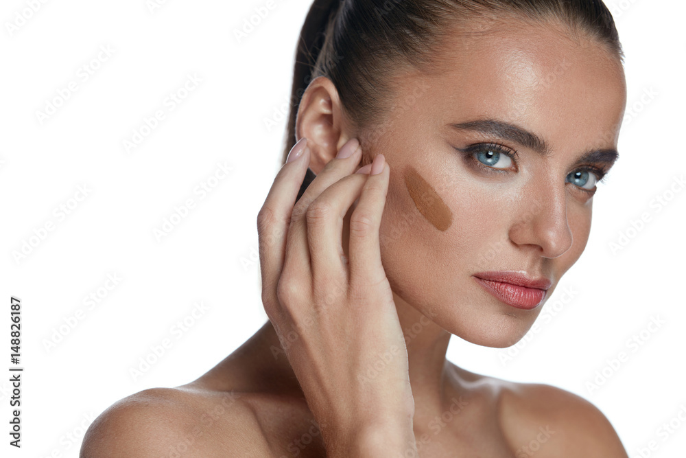 Facial Care. Sexy Woman Applying Dark Foundation On Perfect Face Facial Care. Sexy Woman Applying Dark Foundation On Perfect Face
