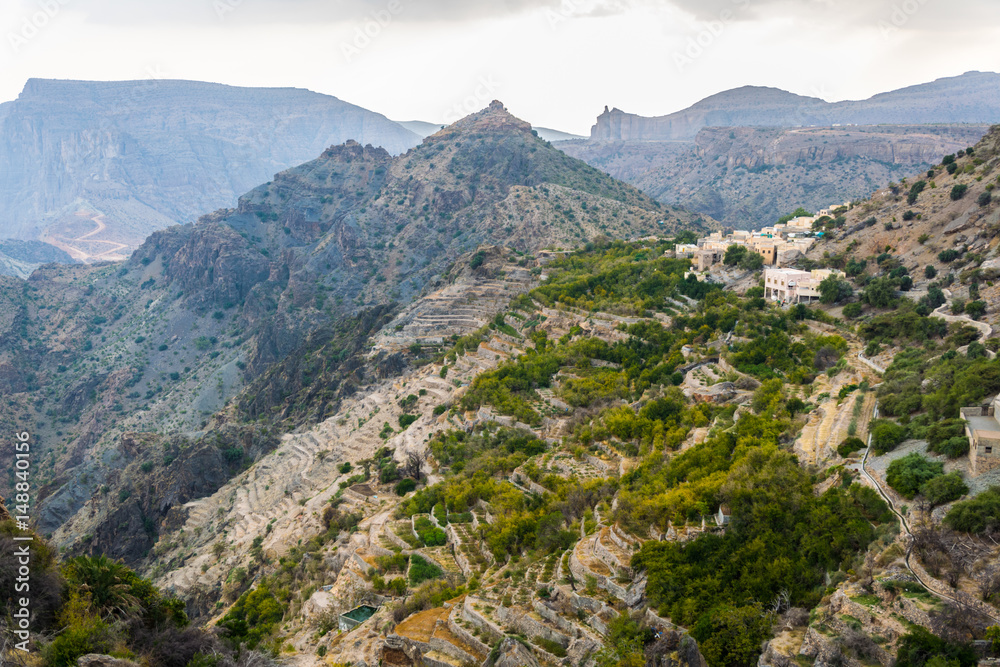 Φωτογραφία View of small rural villages situated on the saiq plateau at the jebel akhdar mountain in Oman