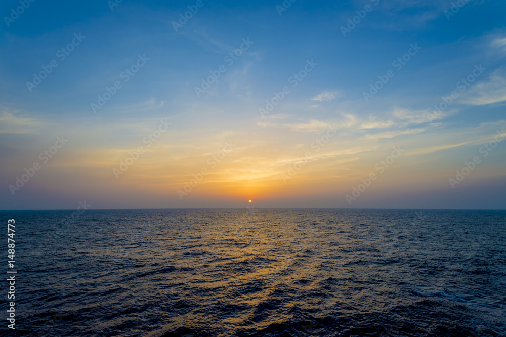 太平洋の夕陽