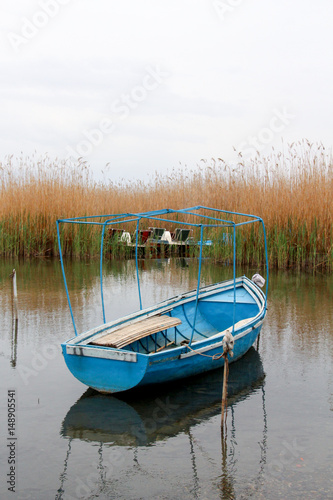 Fototapeta Naklejka Na Ścianę i Meble -  tourist and fisherman boats on lake ohrid in macedonia,