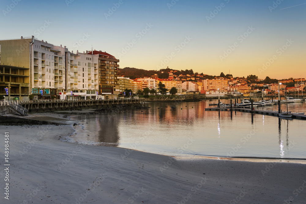 Panadeira beach and dock at dusk