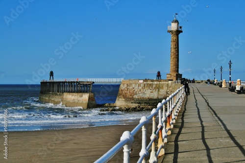 whitby lighthouse