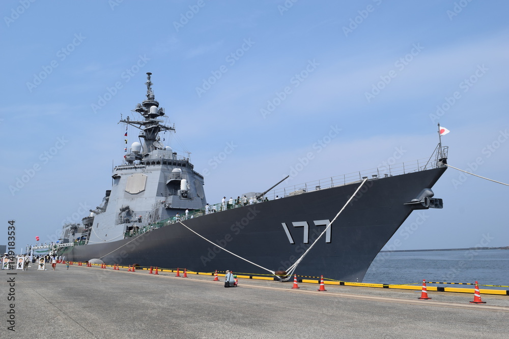 Fototapeta premium 護衛艦あたご（一般公開）