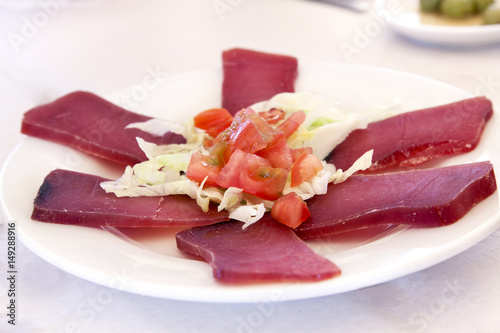 Plato de mojama de atún
