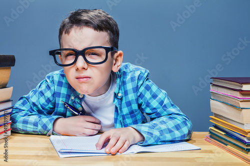 Konstfotografi Pupil in glasses squints, bad vision concept