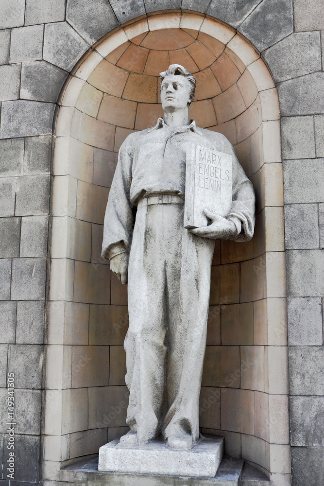 Warschau, Statue