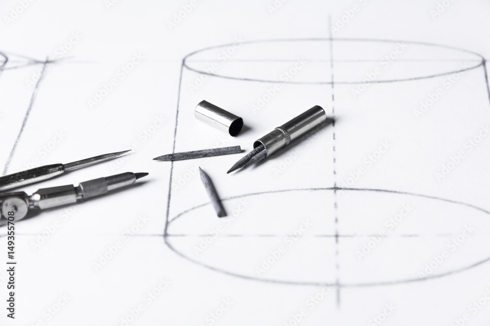 Graphite for compasses in tiny metal case - for technical drawing. Graphite for compasses in tiny metal case - for technical drawing.