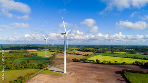 Eoliennes dans la campagne de Saint Hilaire de Chaléons, Loire Atlantique, France.