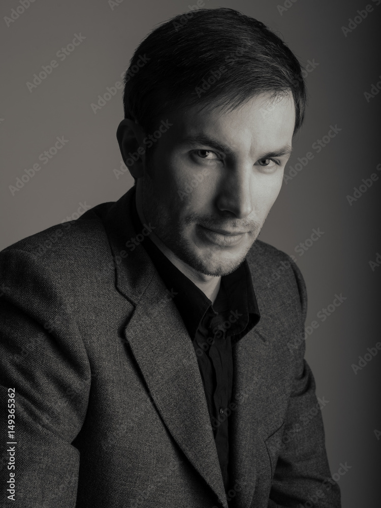 Obraz premium Portrait of a serious handsome businessman