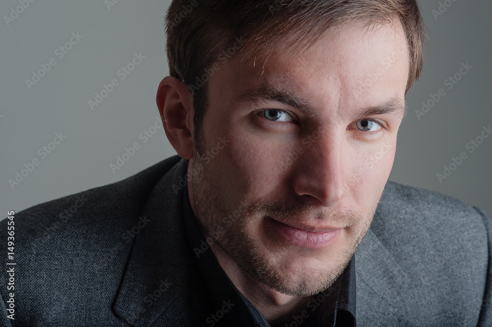 Obraz premium Portrait of a handsome business man