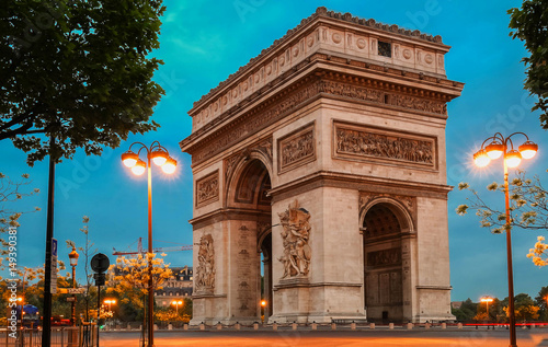 The Triumphal Arch in evening, Paris. © kovalenkovpetr
