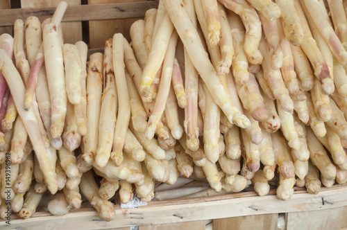 Obraz na plátně asperges au marché