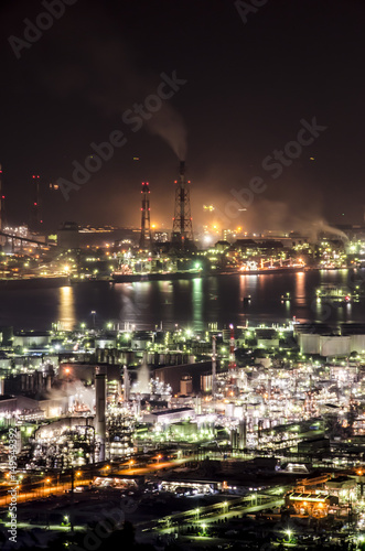 Wallpaper Mural 水島コンビナート工場夜景 Torontodigital.ca