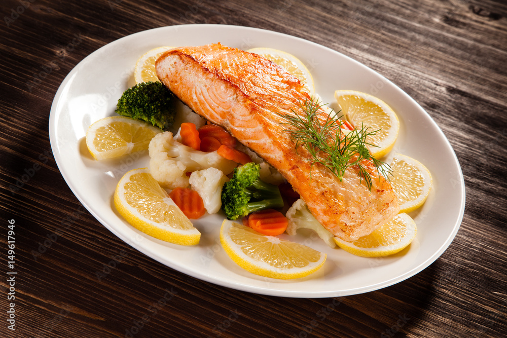 Grilled salmon with vegetables Grilled salmon with vegetables
