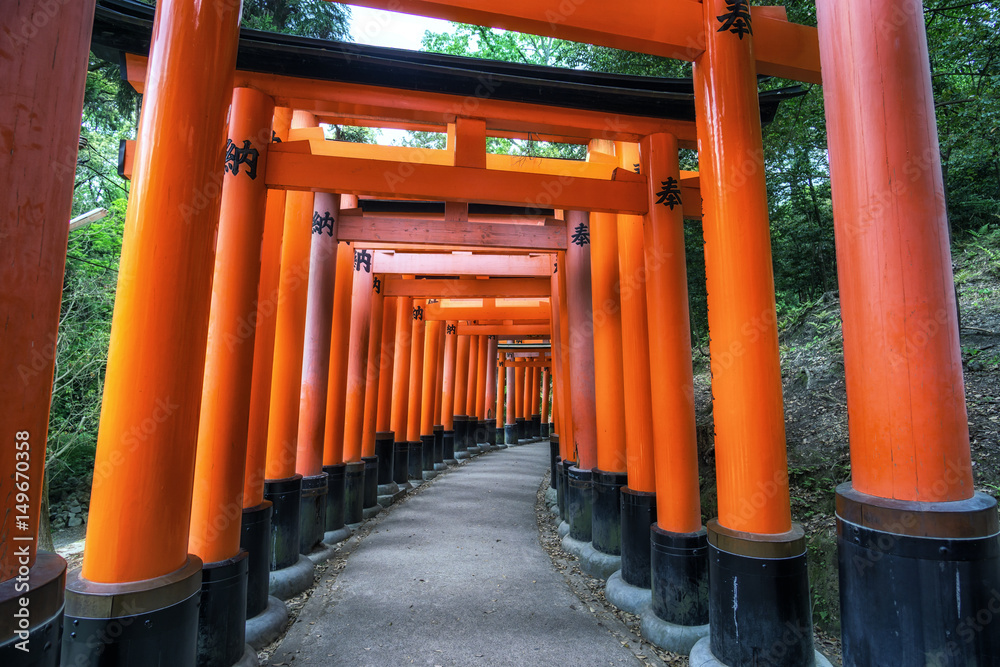 fushimi inari taisha gates