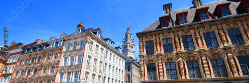 Lille (France) / Grand-place - Vieille bourse, beffroi CCI et façades photo