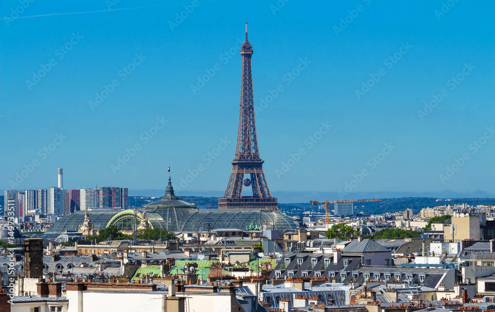 Naklejka premium The panorama of Paris with the Eiffel Tower.