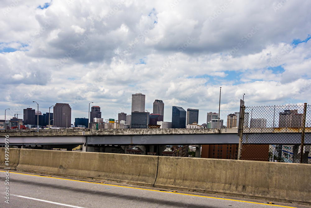 new orleans louisiana city skyline and street scenes