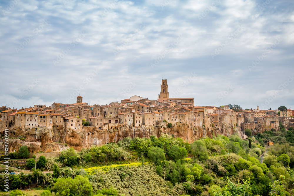 Vue sur le village de Pitigliano en Toscane