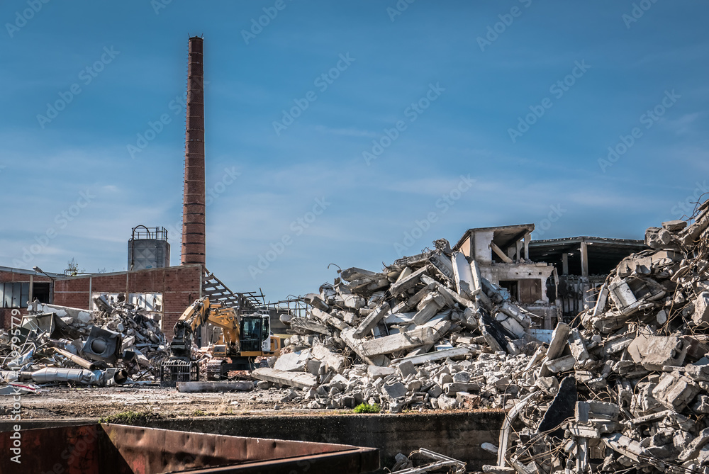 Altes Fabrikgebäude wird abgerissen