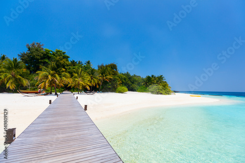 Tropical island © BlueOrange Studio