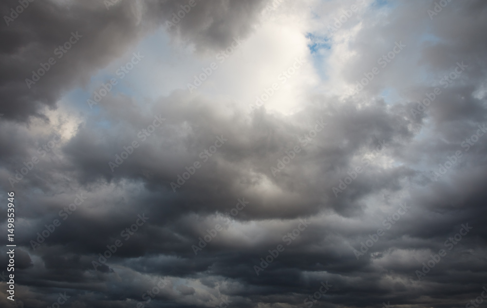 Obraz premium Natural background: dramatic stormy sky