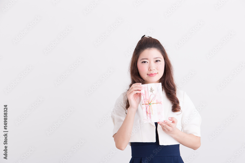 ドレッシーな女性・白バック
