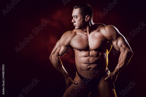 Portrait of bodybuilder © Grispb