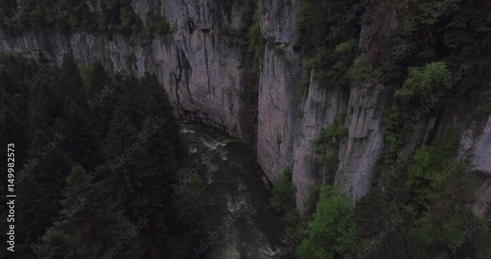 Les Echelles de la Mort - flight around rocks - river - descending Les Echelles de la Mort - flight around rocks - river - descending