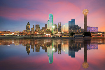 Acrylglasbilder Skyline Dallas Skyline am Trinity River  © f11photo