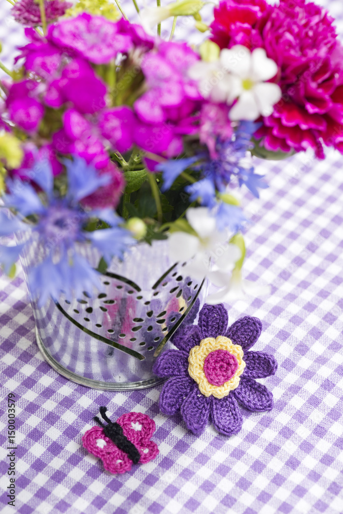Obraz premium Blumen mit Dekoration