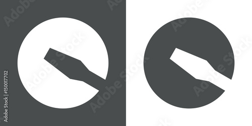 Icono plano circulo con destornillador gris y blanco