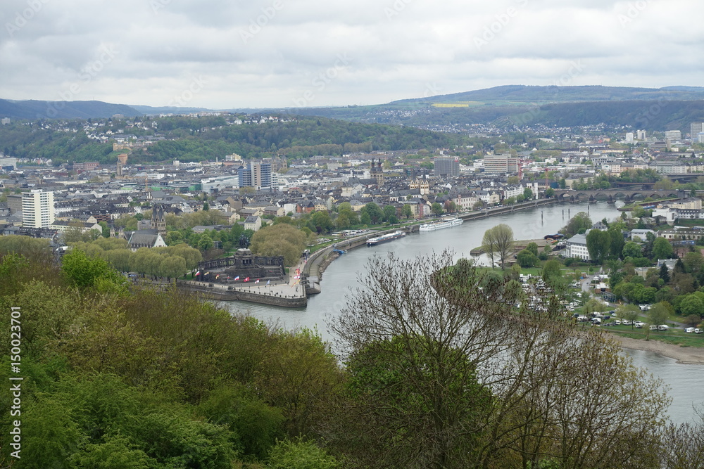Mosel fließt in den Rhein